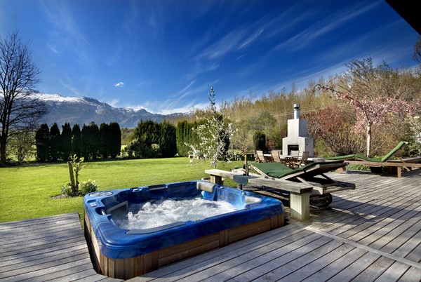 Bearsden spa with view to Coronet Peak